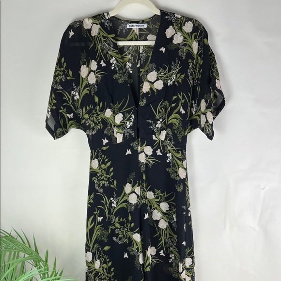 Reformation Lemongrass Jumpsuit Isabella Floral Plunge Black White - Picture 8 of 15